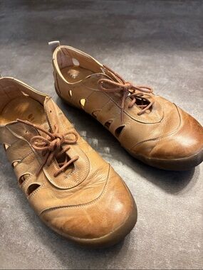 Spring Step Leather Lace-Up Cutout Flats